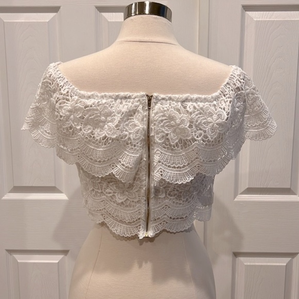 EUC AGACI Cropped Lacy Ruffle Off-The-Shoulder Top - Picture 8 of 14